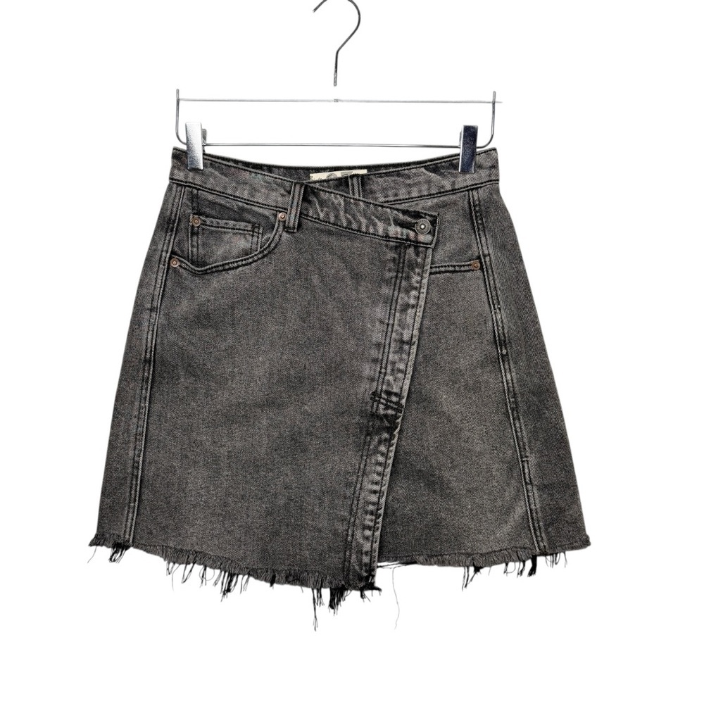 Free People Parker Black Wash Women’s Wrap Denim Mini Skirt Sz 27 / Sz 4 - Picture 2 of 12